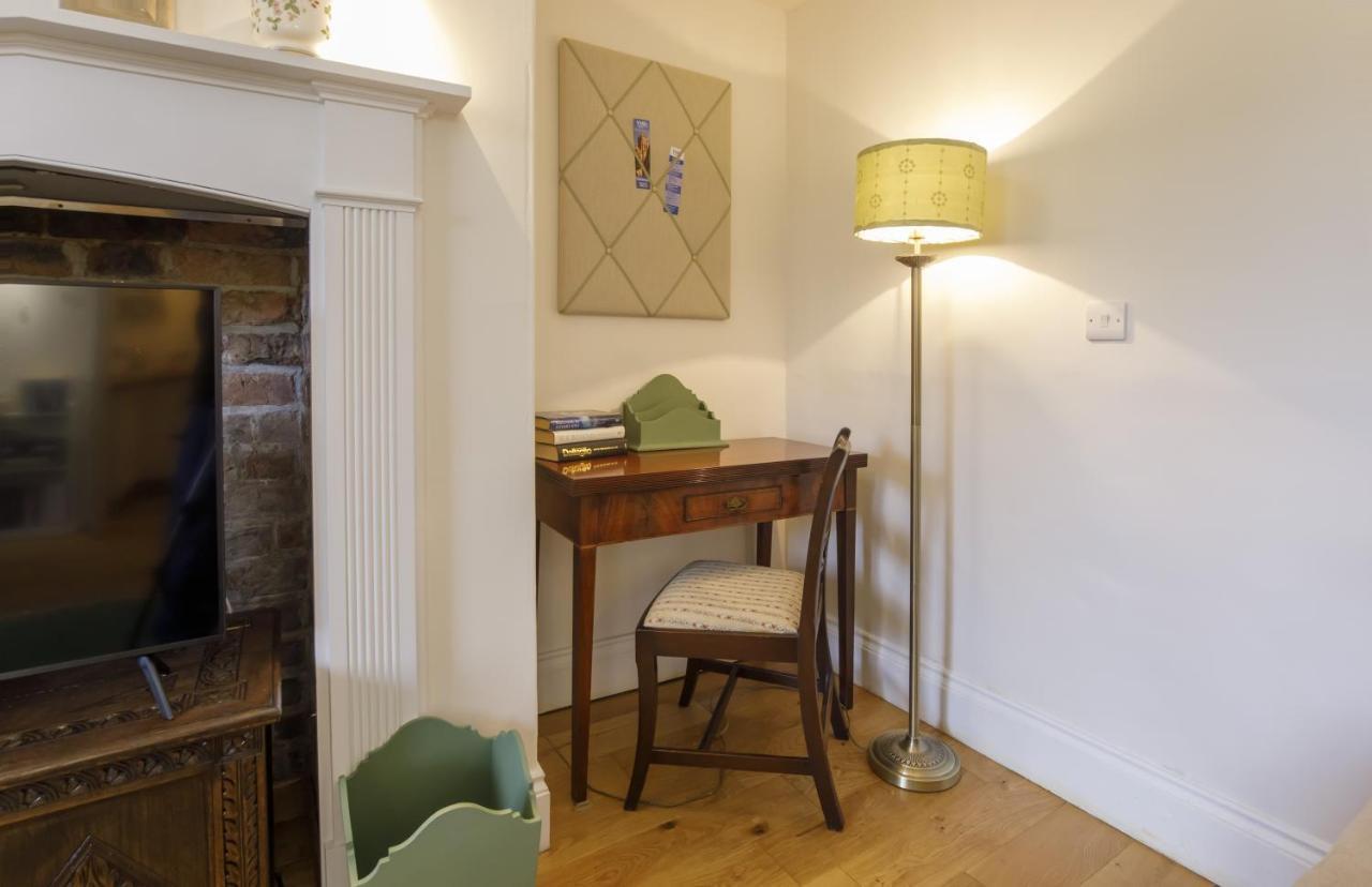 The Garden Square - Unique Luxury Apartment In Historic Garden Square - Ideal For 2 People ヨーク エクステリア 写真