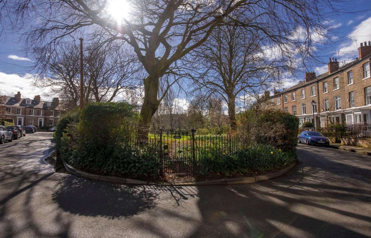 The Garden Square - Unique Luxury Apartment In Historic Garden Square - Ideal For 2 People ヨーク エクステリア 写真